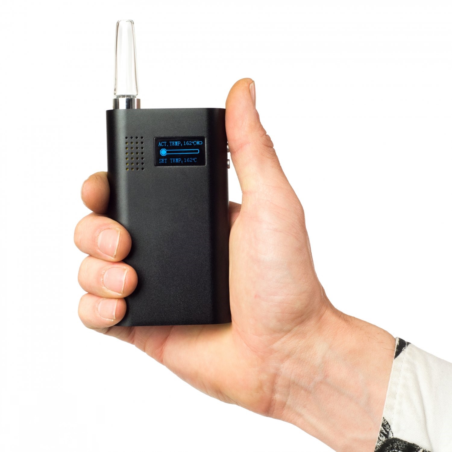 flowermate-pro-vaporizer-in-hand